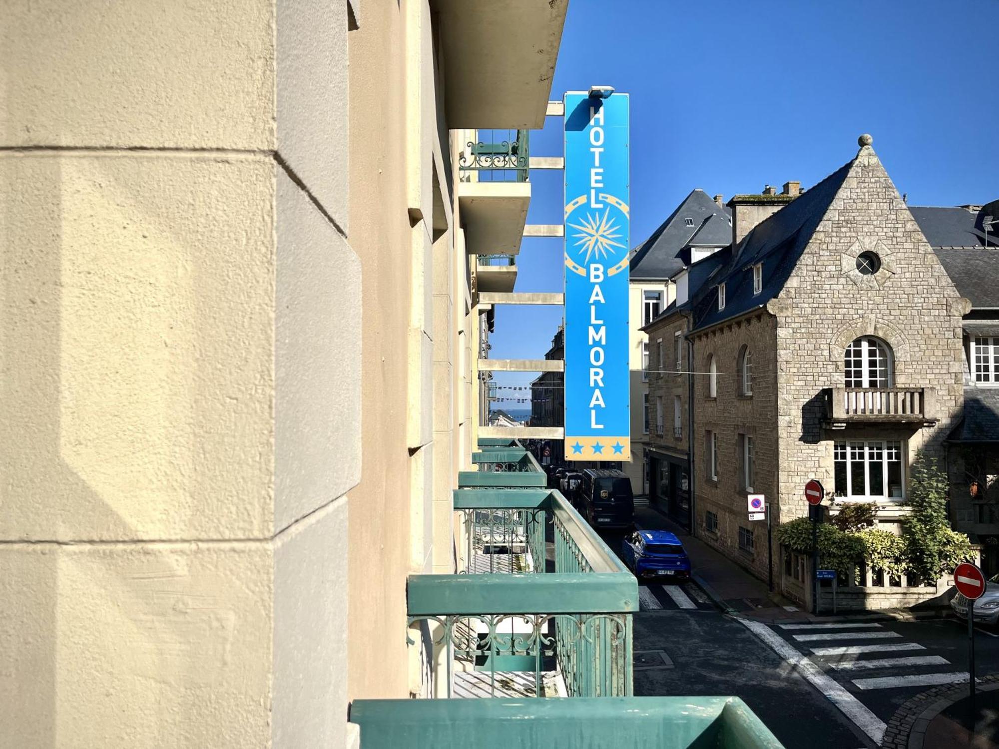 Hotel Balmoral Динард Екстериор снимка