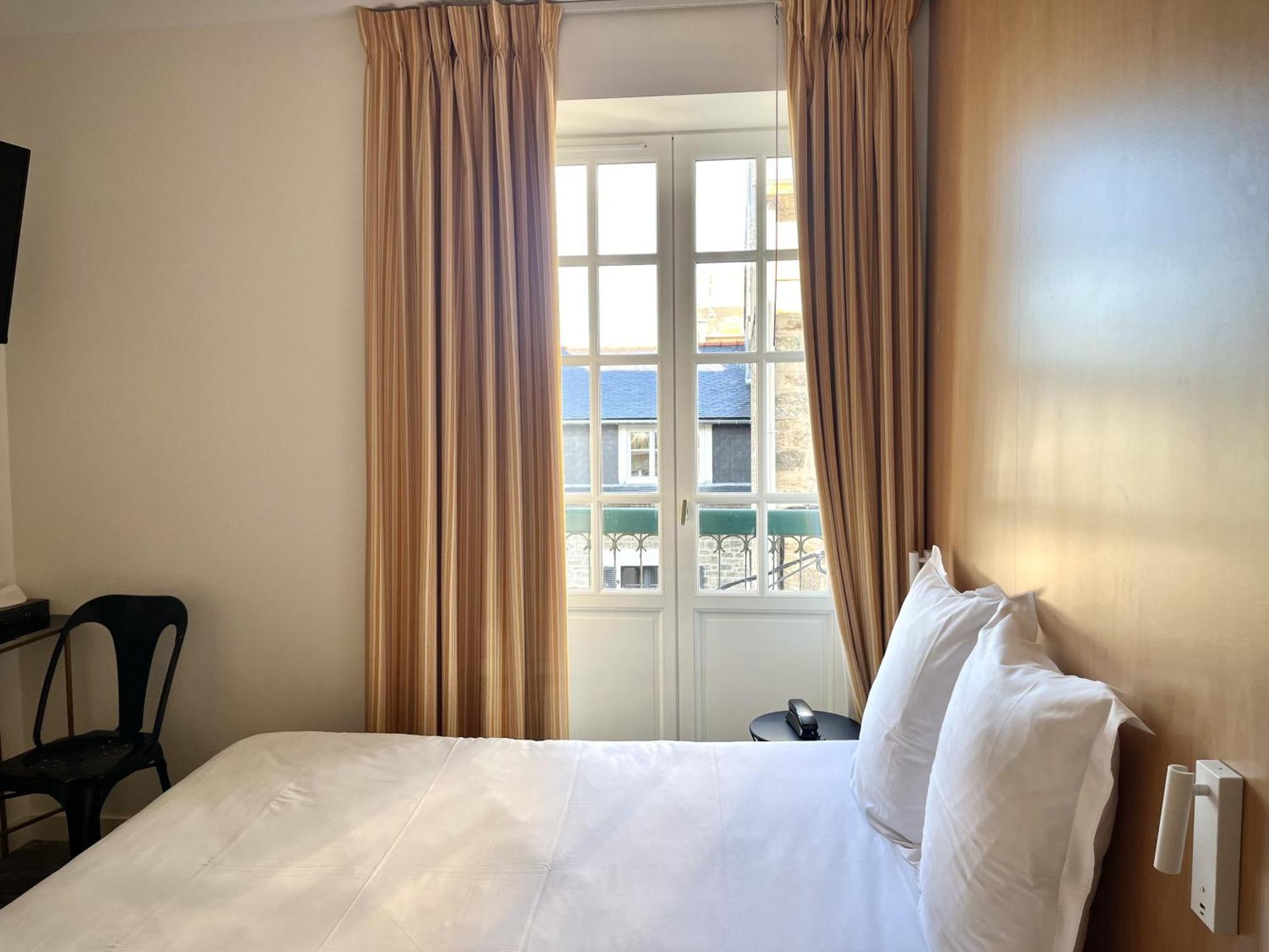 Hotel Balmoral Динард Екстериор снимка